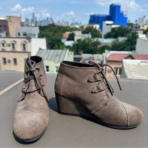 Toms Brown ankle booties size 6.5​ wedge metallic minimalist collegiate sparkle